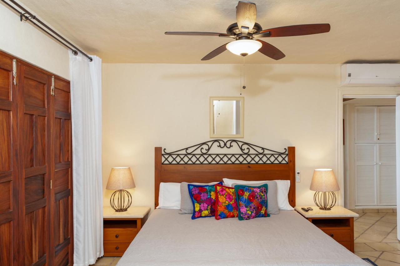 פוארטו ואלארטה Ocean Front, 3 Bedroom, 3 Bathroom, Casa Natalia, Playa Esmeralda מראה חיצוני תמונה