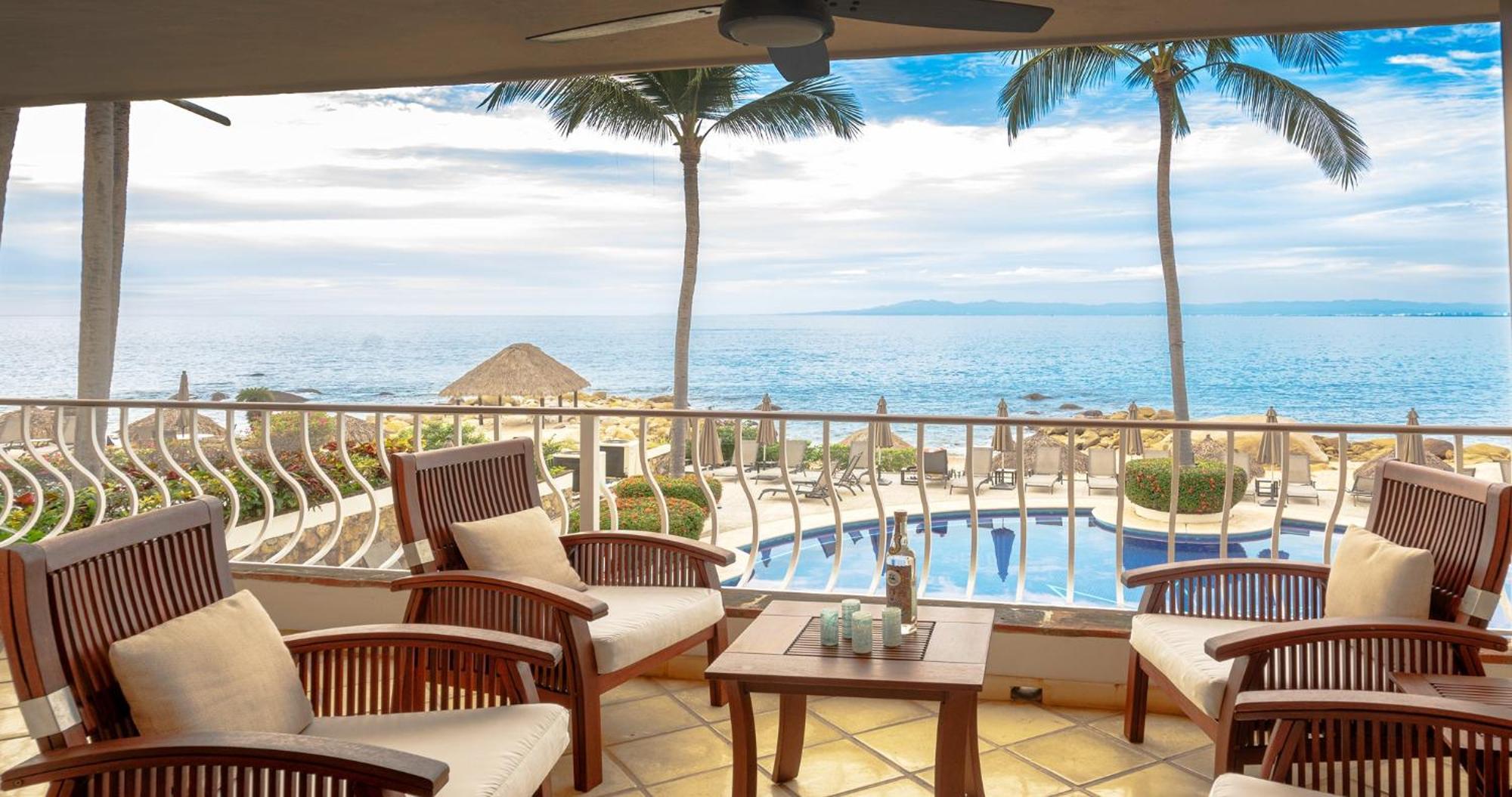 פוארטו ואלארטה Ocean Front, 3 Bedroom, 3 Bathroom, Casa Natalia, Playa Esmeralda מראה חיצוני תמונה